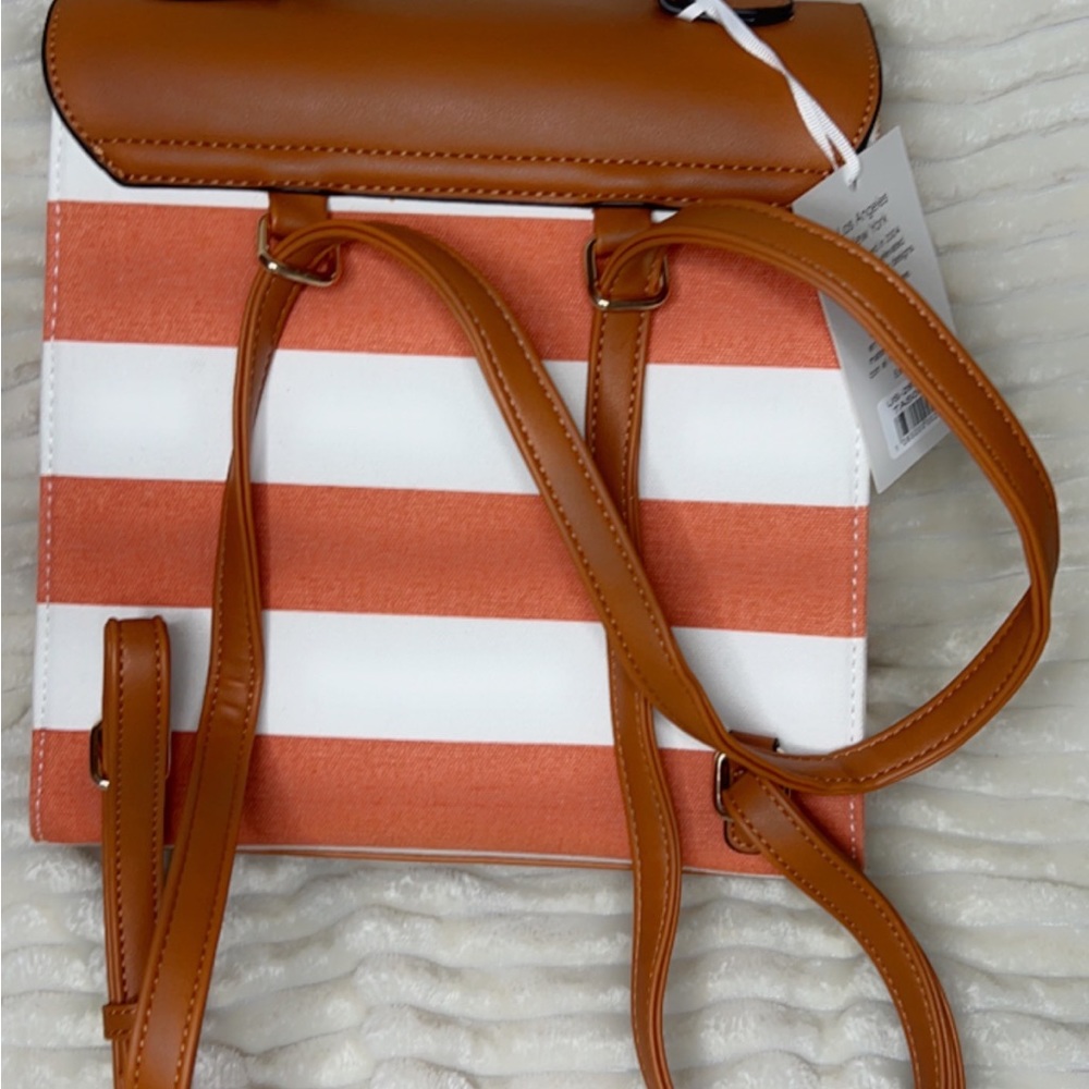 New backpack - Picture 3 of 3